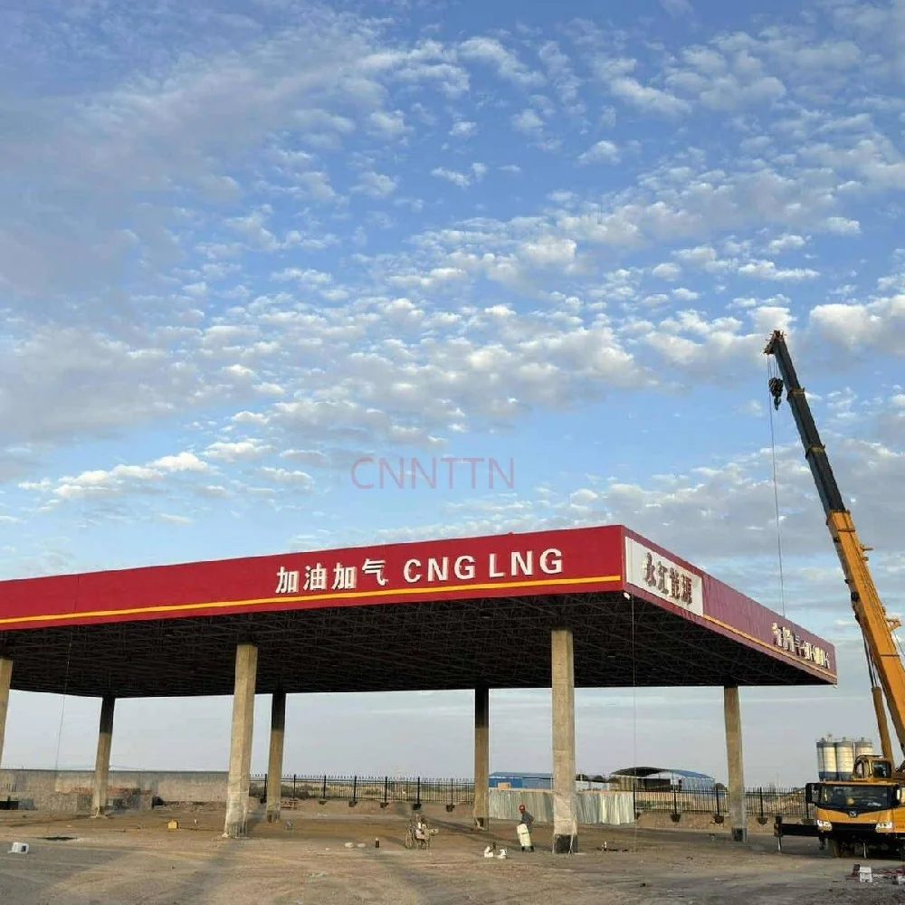 Canopy structure during construction. Image from the supplied site archive; project identity is not documented here.