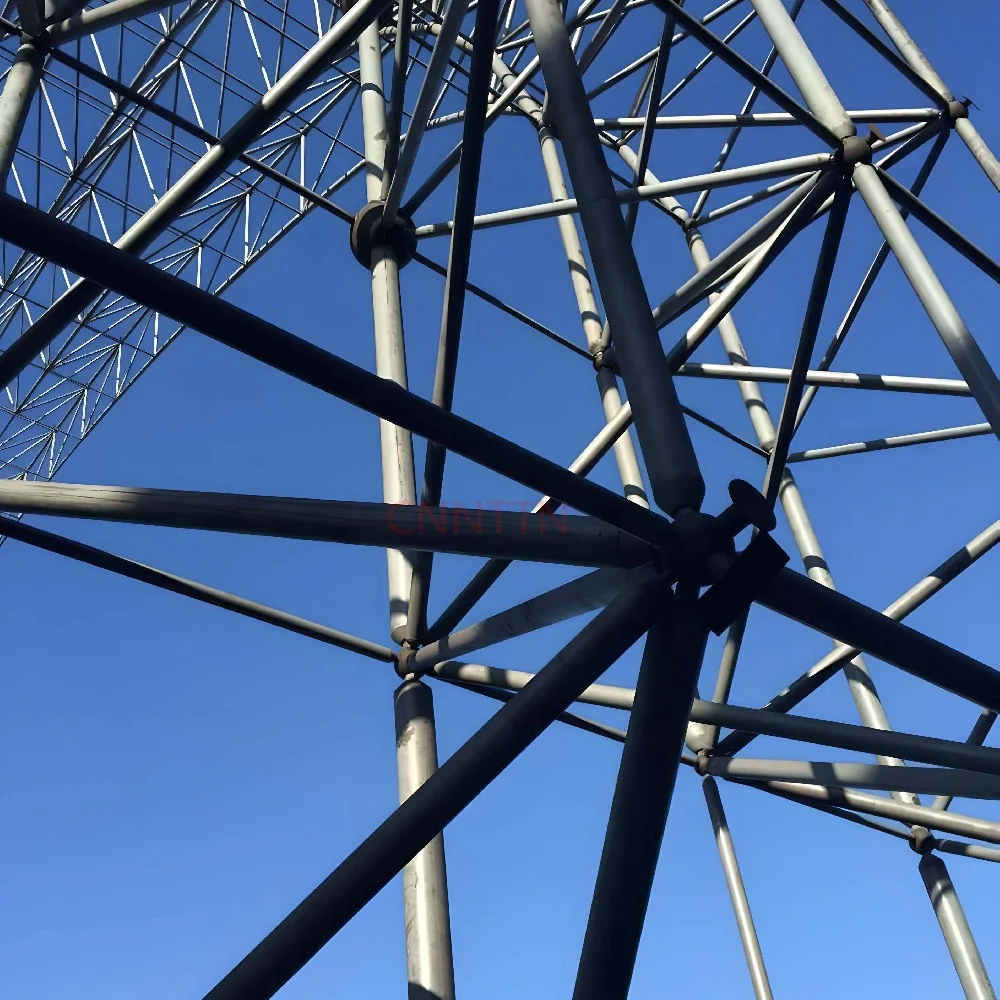 Spatial node and tubular members. Image from the supplied site archive; project identity is not documented here.